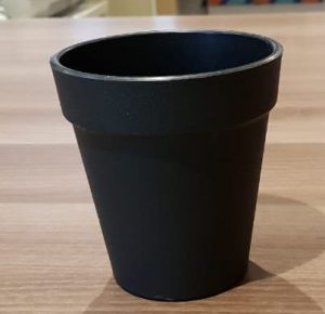 Beranda Produk plastik Mirota Plastik Semarang adalah berkualitas tinggi, ramah lingkungan, dan memiliki desain estetis. Dengan berbagai ukuran dan bentuk, produk ini sesuai untuk keperluan industri dan pribadi